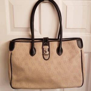 Dooney & Bourke tote